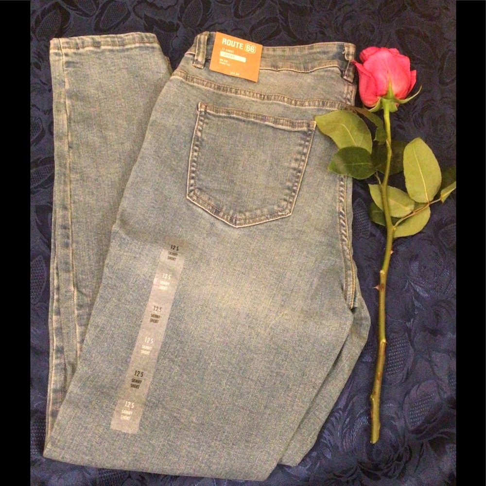 Mid Rise Skinny Leg Acid Washed Jeans 12 Short NWT